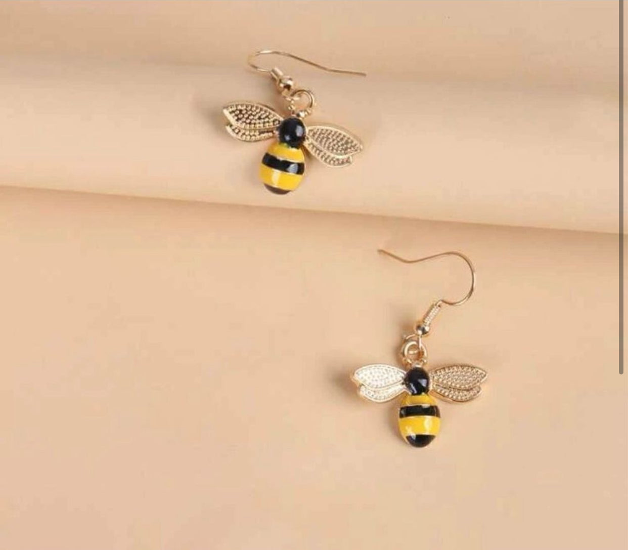 Bubble Bee Design Earrings